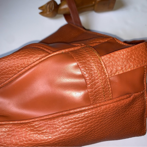 v i n t a g e :: Large Puffy Pebbled Faux Leather Tote Shoulder Bag - Picture 7 of 12